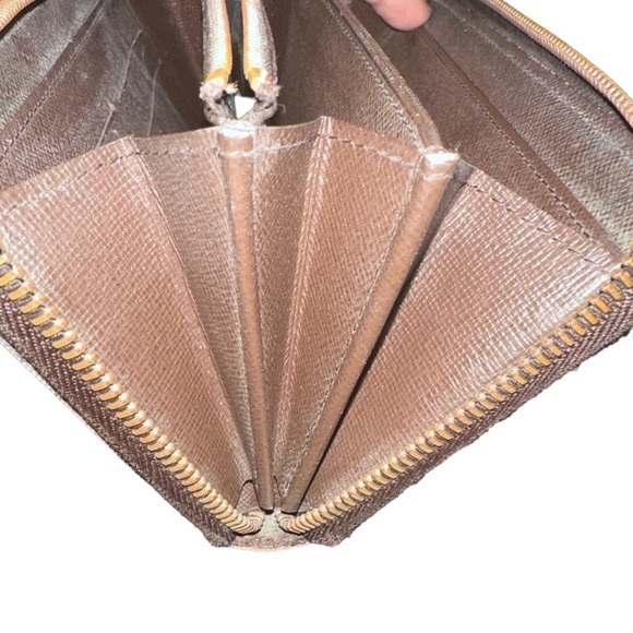 Louis Vuitton Damier Zippy Wallet W/ COA - Picture 10 of 12